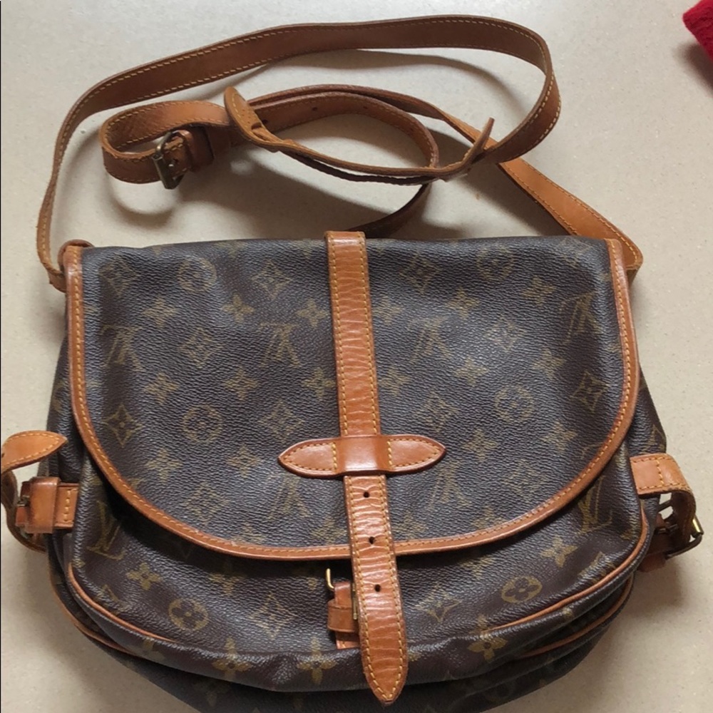 Louis Vuitton Samur 30